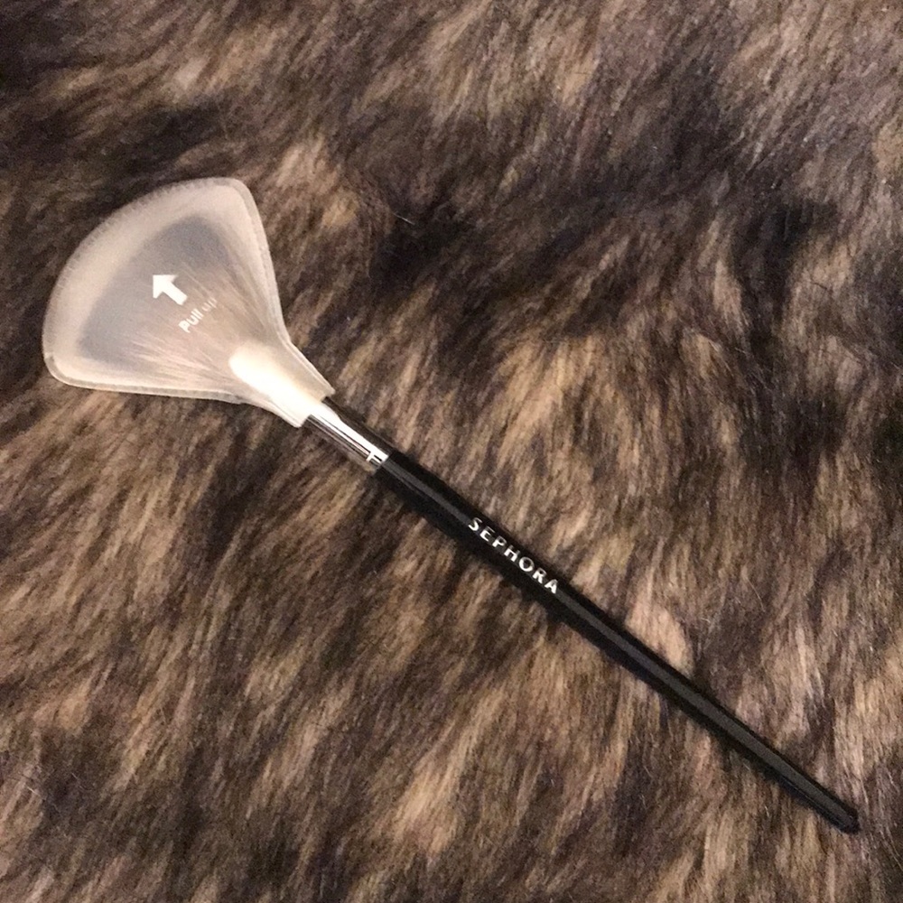 Makeup brush